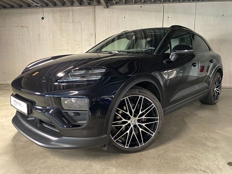 Gebraucht Porsche Macan 300 kW (408 PS) 2024 Tiefschwarzmetallic SUV