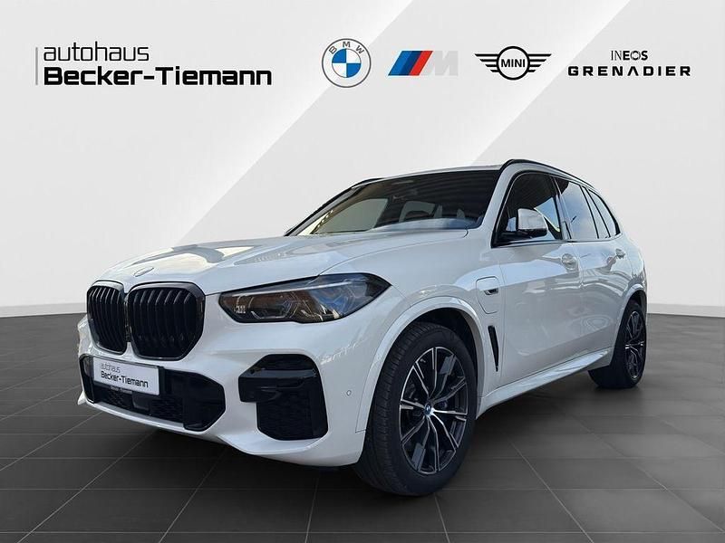 Weiß Gebraucht 2022 BMW X5 M Sport SUV | 59.811 € (Fairer Preis) - Bild 1/4