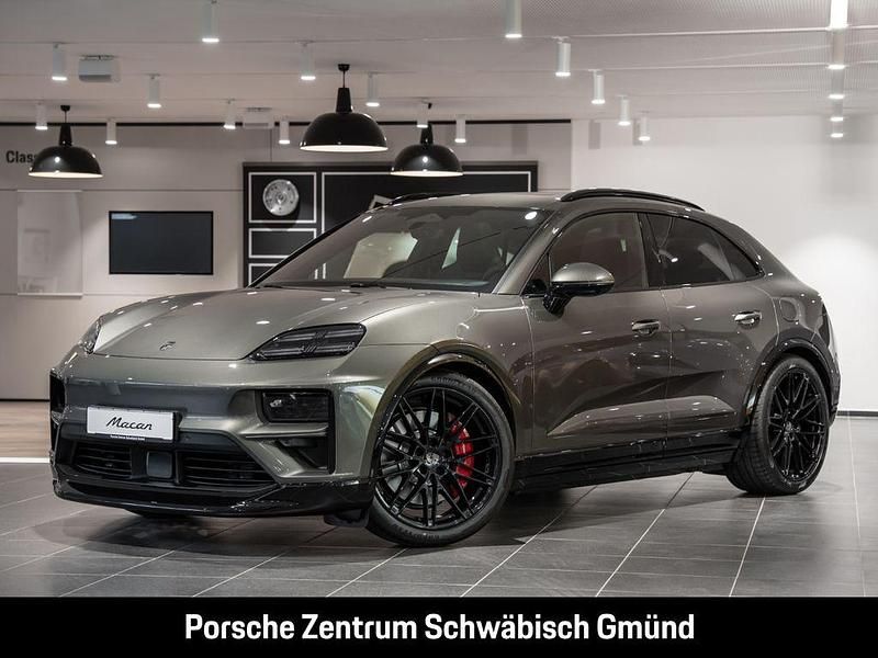 Aventuringrünmetallic Neu 2025 Porsche Macan Turbo Sport SUV | 139.880 € (Fairer Preis) - Bild 1/4