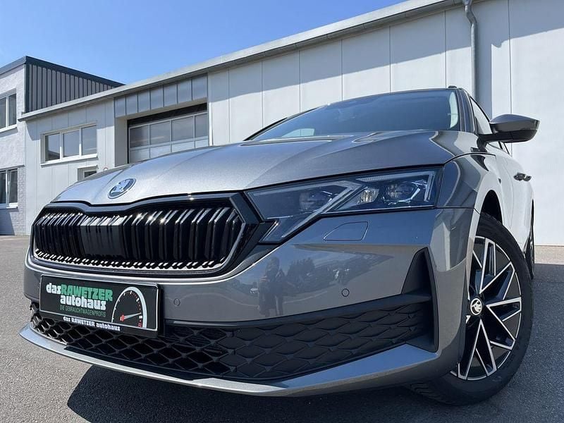 Graphitegrau Gebraucht 2024 Skoda Octavia Kombi | 27.660 € (Guter Preis) - Bild 1/4