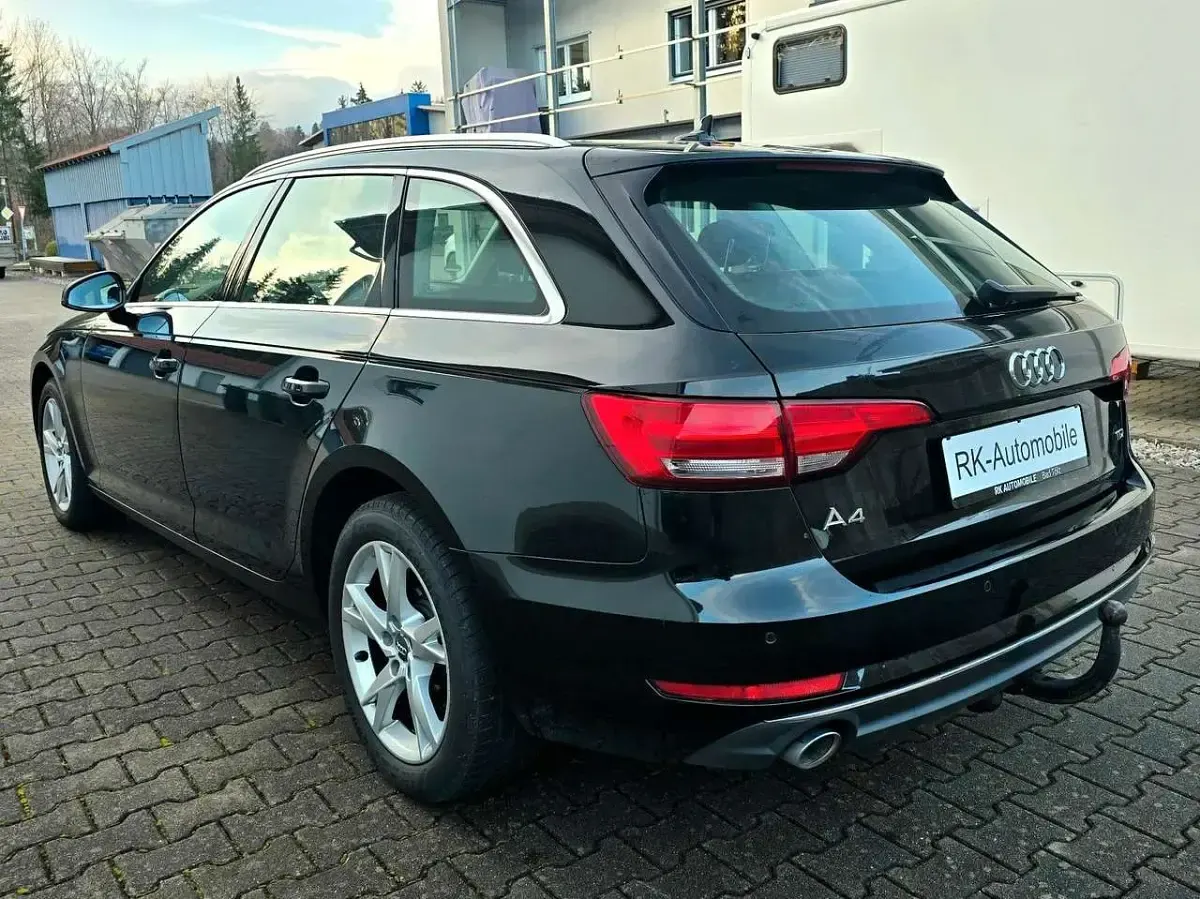 Gebraucht Audi A4 Sport 150 PS (110 kW) 2016 Schwarz Kombi