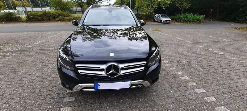 Schwarz Gebraucht 2016 Mercedes GLC250 SUV | 22.200 € (Fairer Preis) - Bild 1/4