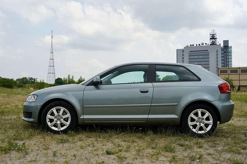 Gebraucht Audi A3 Ambiente 125 PS (91 kW) 2009 Silber Kleinwagen