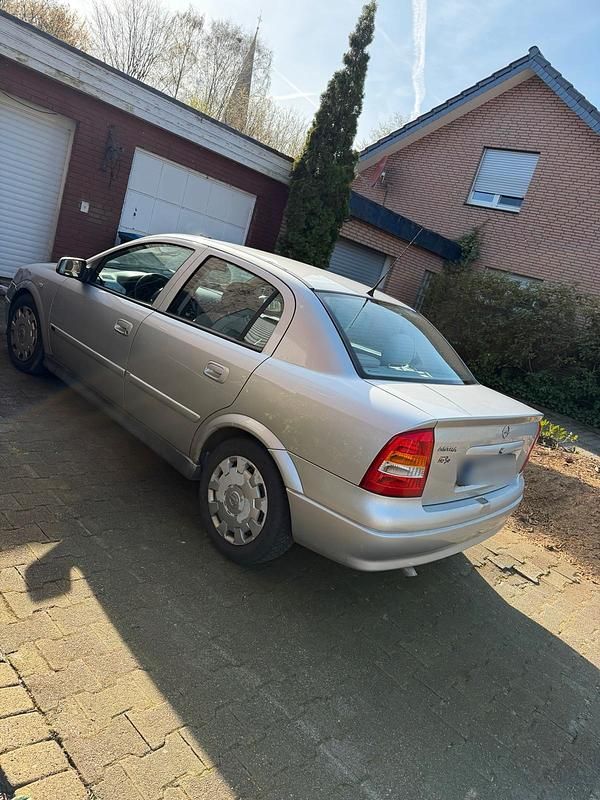 Gebraucht Opel Astra 125 PS (91 kW) 2002 Silber Limousine