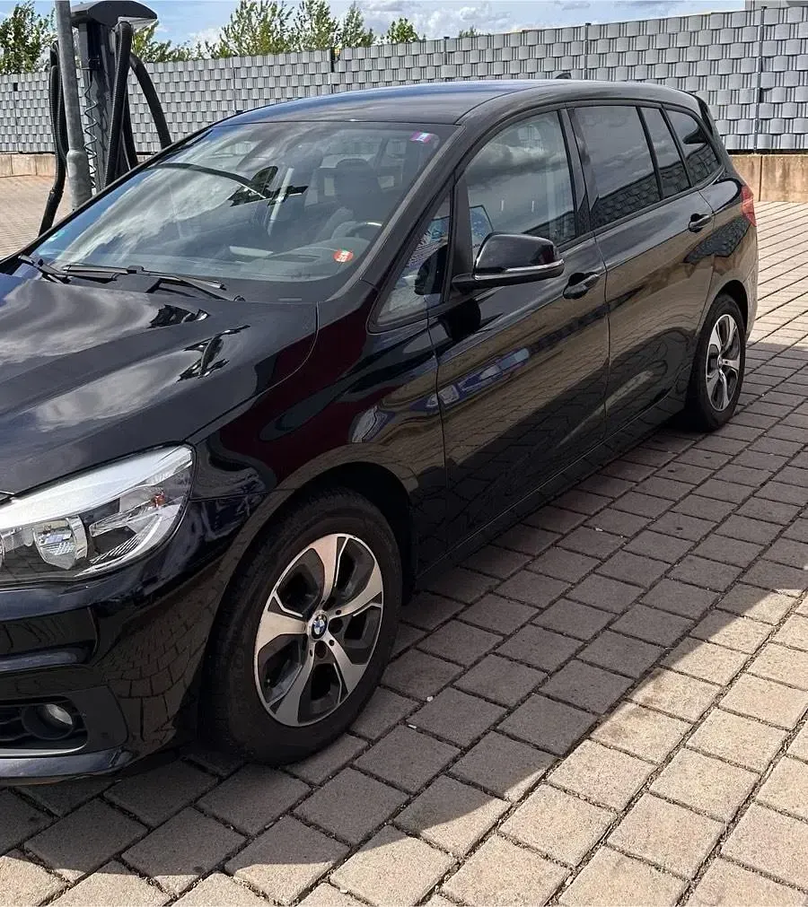 Gebraucht BMW 218 Gran Tourer Comfort Edition 150 PS (110 kW) 2015 Schwarz Van / Kleinbus
