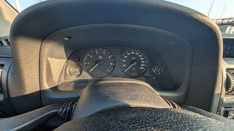 Gebraucht Opel Astra Edition 75 PS (55 kW) 1999 Rot Limousine