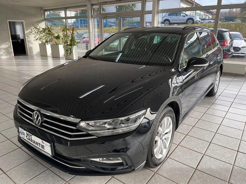 Schwarz Gebraucht 2022 VW Passat Business Kombi | 22.999 € (Superpreis) - Bild 1/4