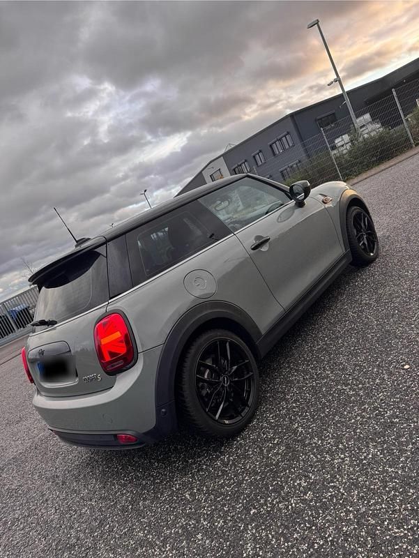 Gebraucht Mini Cooper S 135 kW (184 PS) 2020 Schwarz Kleinwagen