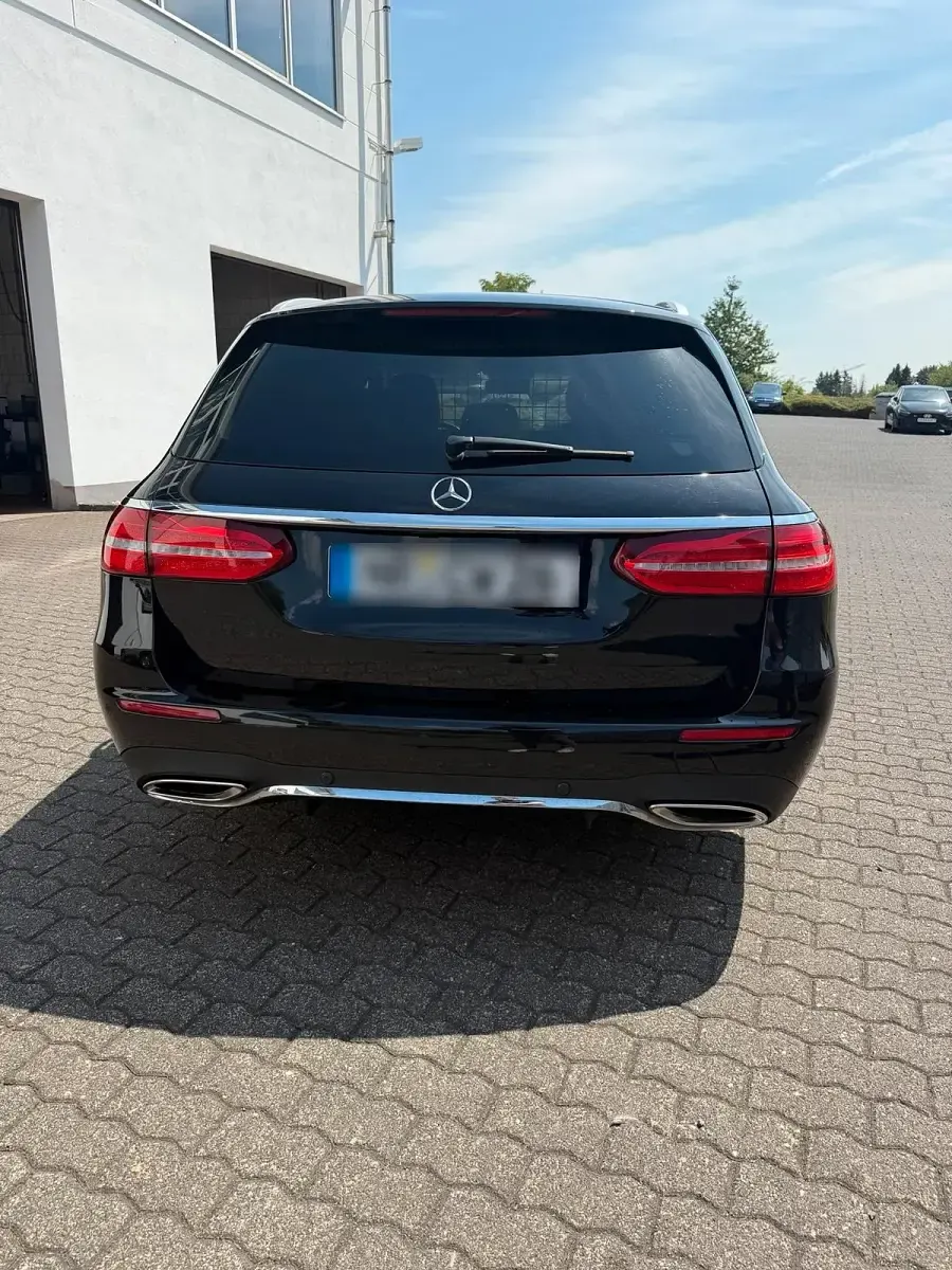 Gebraucht Mercedes E200 AMG line 184 PS (135 kW) 2017 Schwarz Kombi