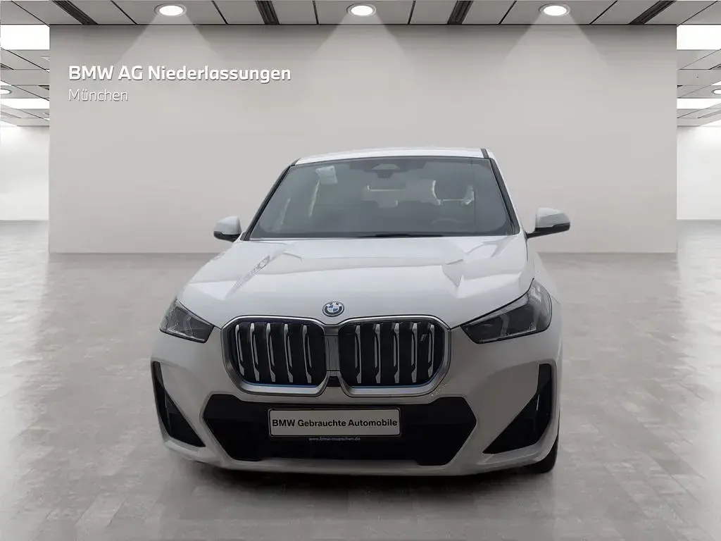 Gebraucht BMW iX1 Performance 200 kW (272 PS) 2023 Weiß SUV