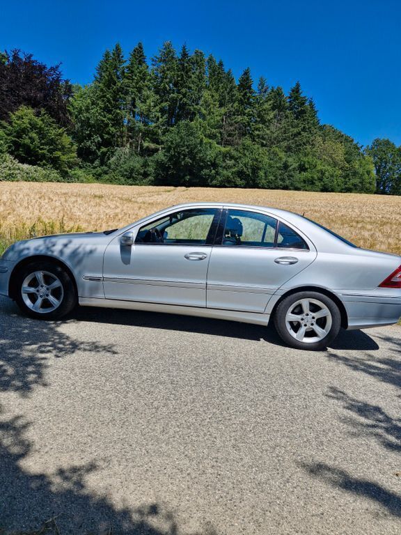 Gebraucht 2007 Mercedes C180 Avantgarde Limousine | 6.450 € (Fairer Preis) - Bild 1/4