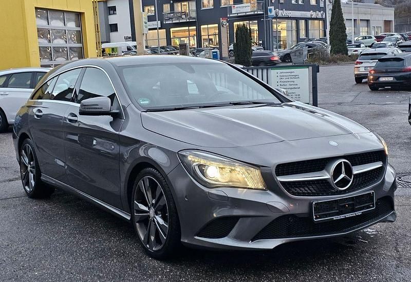 Grau Gebraucht 2015 Mercedes CLA180 Limousine | 12.950 € (Guter Preis) - Bild 1/4
