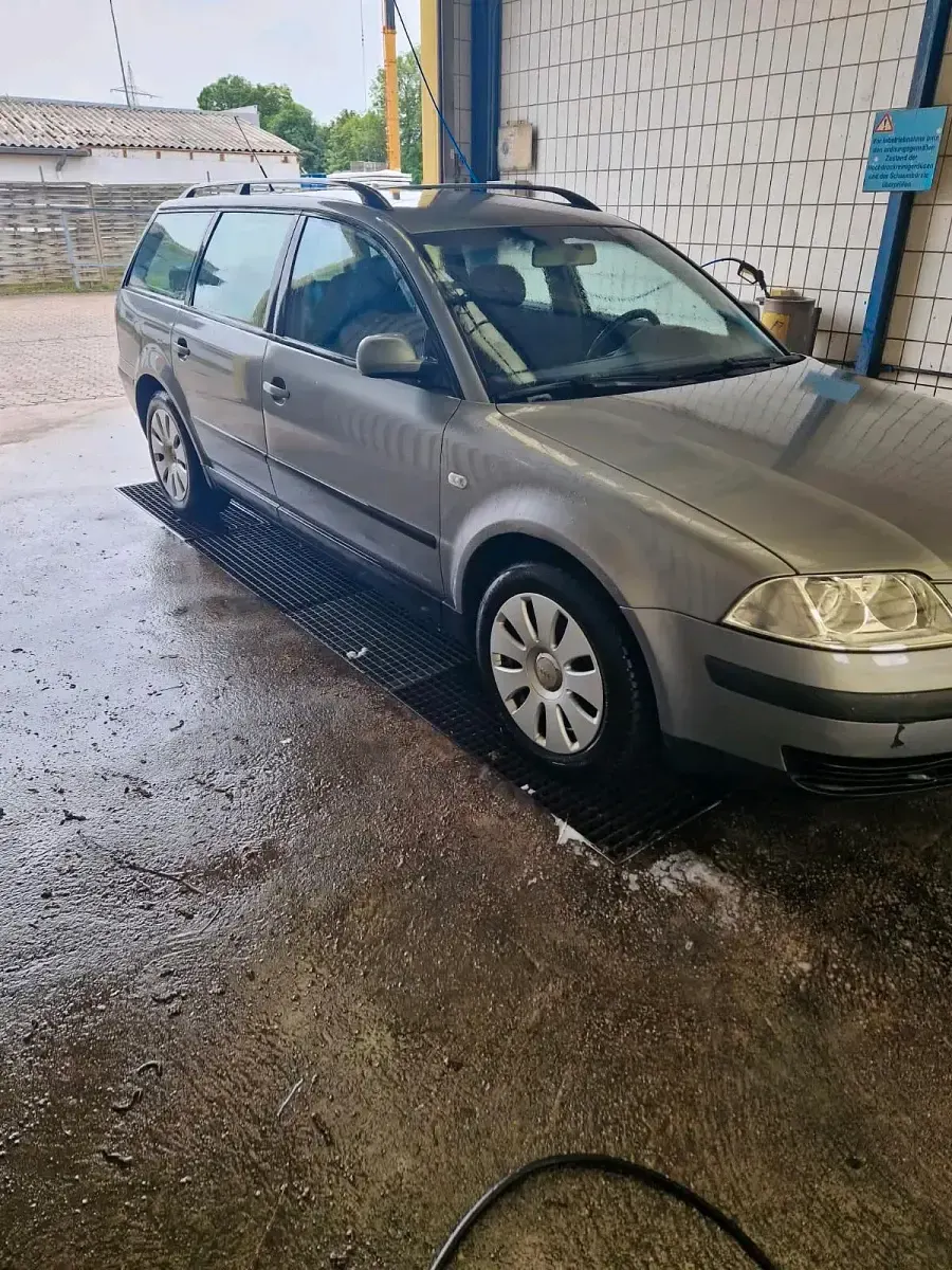 Gebraucht VW Passat 131 PS (96 kW) 2003 Grau Kombi