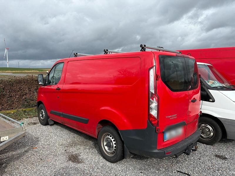 Gebraucht Ford Transit 105 PS (77 kW) 2018 Rot Limousine