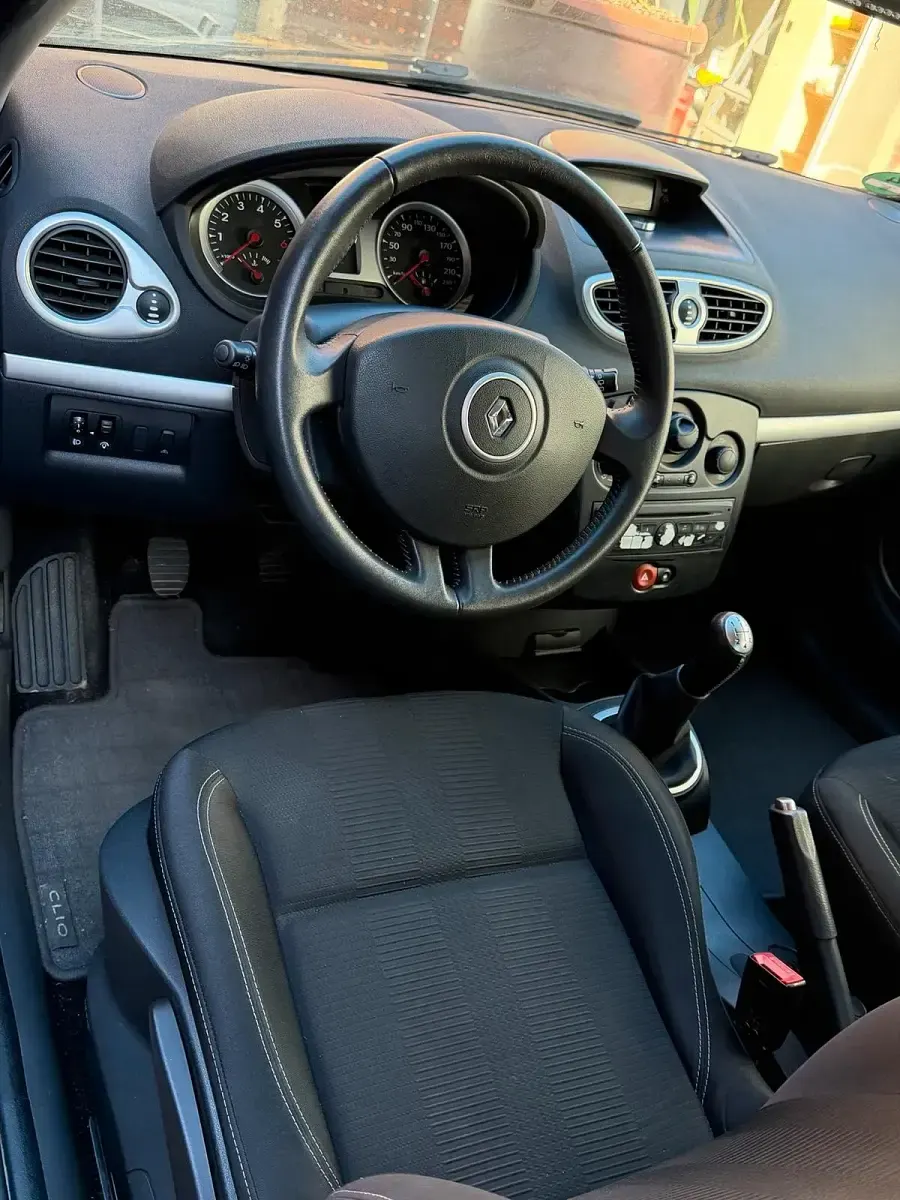 Gebraucht Renault Clio 74 PS (54 kW) 2009 Schwarz Kleinwagen