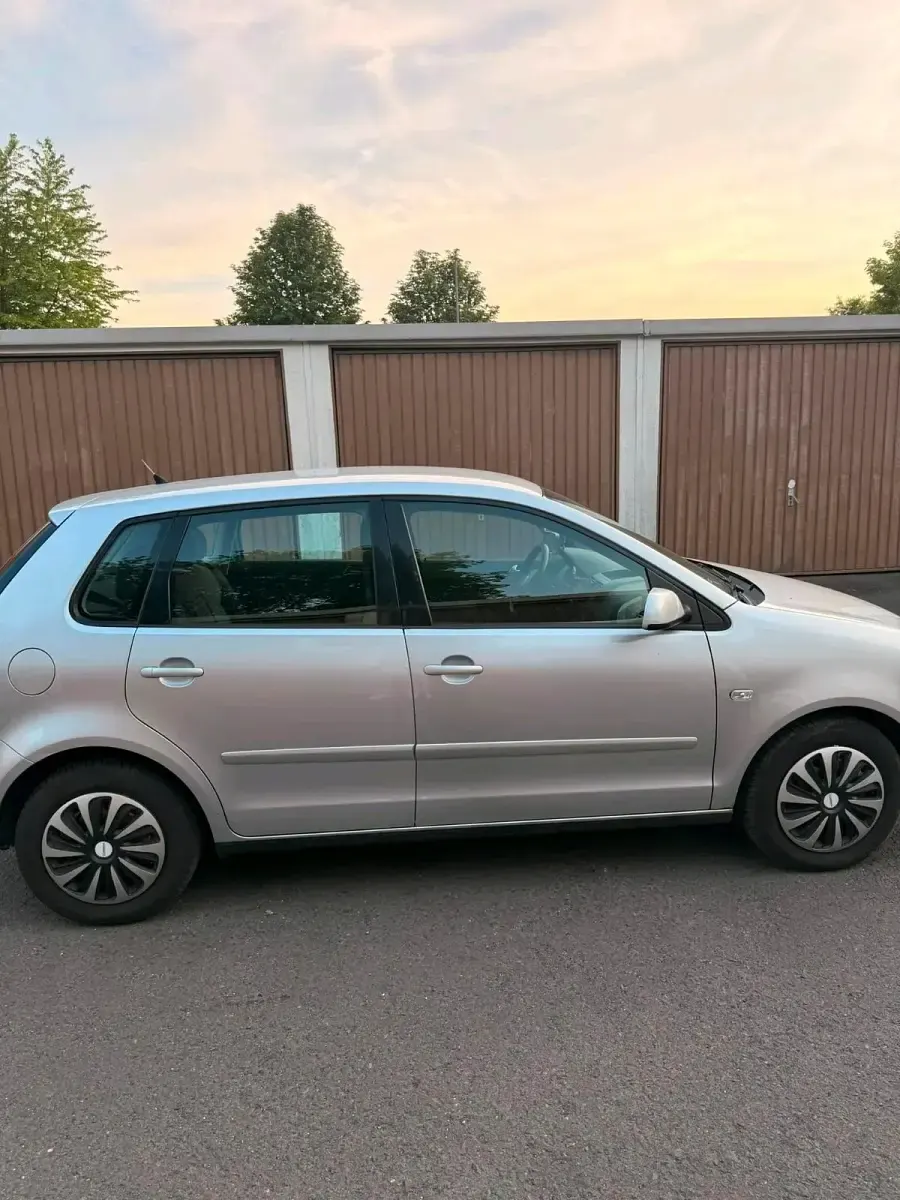 Gebraucht VW Polo 75 PS (55 kW) 2003 Silber Kleinwagen