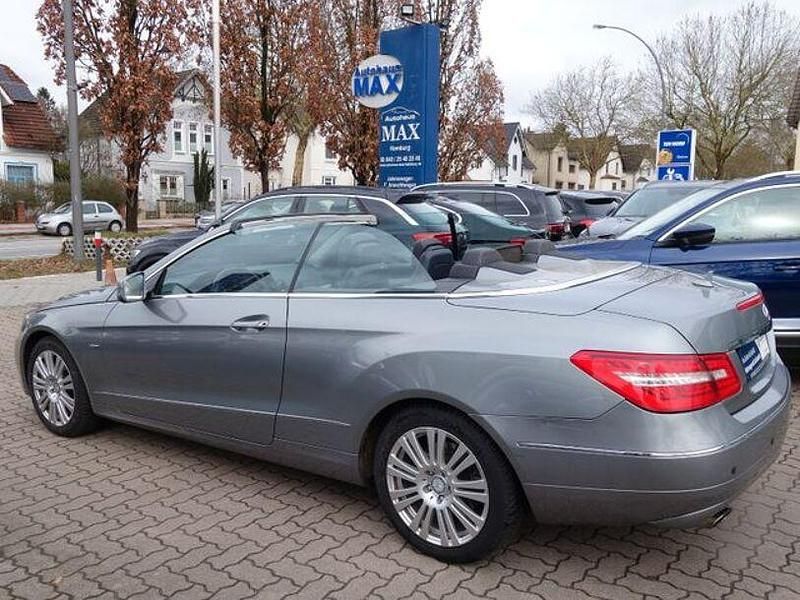 Gebraucht Mercedes E200 184 PS (135 kW) 2010 Silber Cabrio