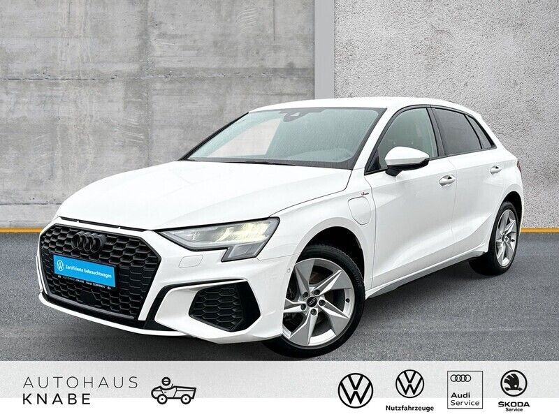 Außenfarbe: Gebraucht 2022 Audi A3 Sportback e-tron S-Line Limousine | 24.620 € (Superpreis) - Bild 1/4