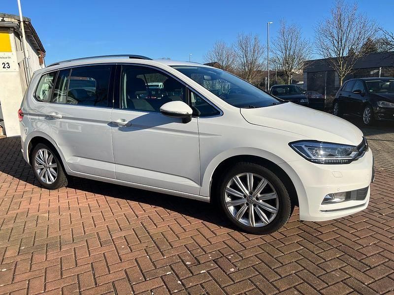 Gebraucht VW Touran Highline 150 PS (110 kW) 2016 Weiß Van / Kleinbus