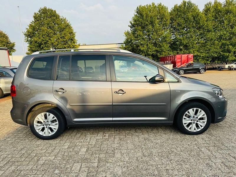 Gebraucht VW Touran Life 105 PS (77 kW) 2013 Grau Van / Kleinbus