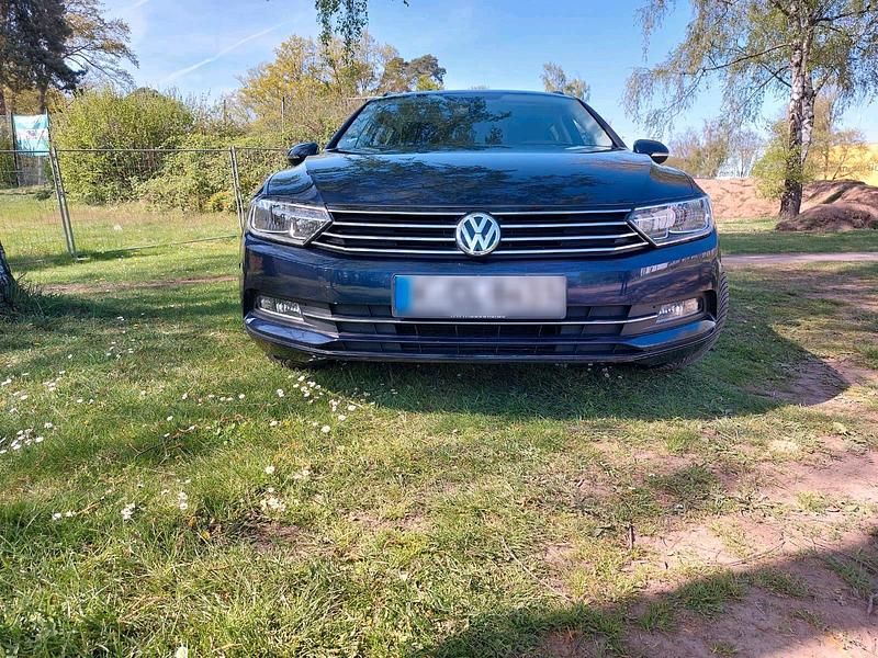 Gebraucht VW Passat 120 PS (88 kW) 2016 Blau Kombi