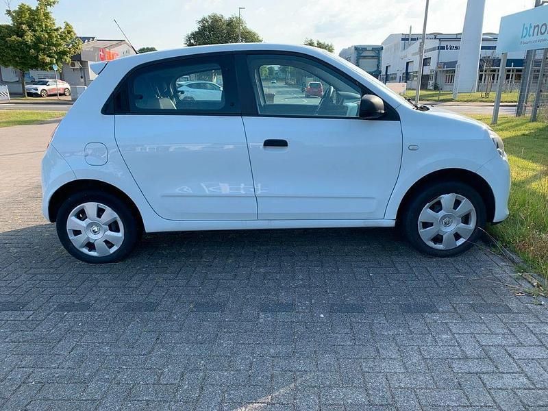 Weiß Gebraucht 2018 Renault Twingo Life Kleinwagen | 6.490 € (Superpreis) - Bild 1/4