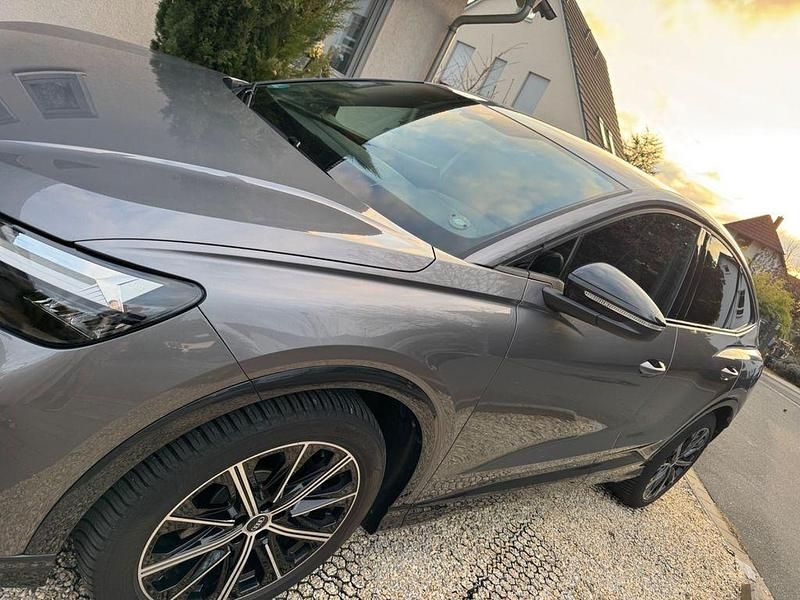 Gebraucht Audi Q4 e-tron Sport 125 kW (170 PS) 2022 Grau SUV