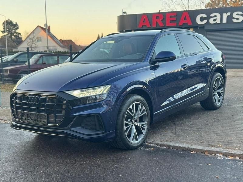 Blau Gebraucht 2022 Audi Q8 S-Line SUV | 59.900 € (Guter Preis) - Bild 1/4