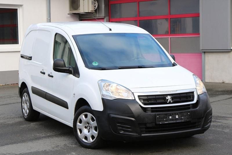 Weiß Gebraucht 2015 Peugeot Partner Van | 4.300 € (Teuer) - Bild 1/4