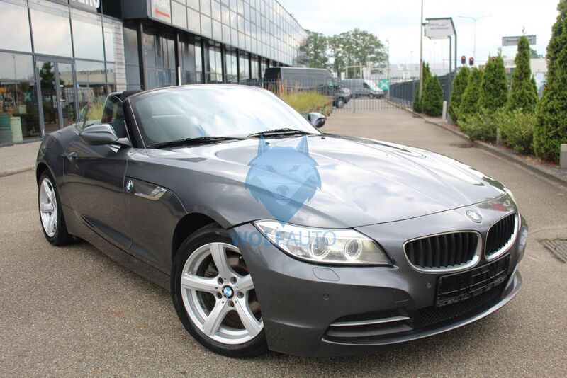 Grau Gebraucht 2013 BMW Z4 Executive Cabrio | 13.300 € - Bild 1/4