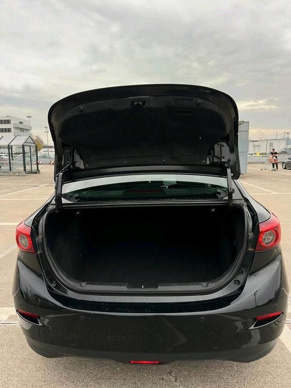 Second-hand Mazda 3 150 CP (110 kW) 2014 Negru Berlinǎ