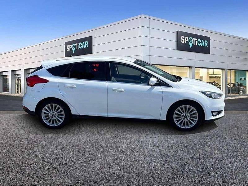 Gebraucht Ford Focus Titanium 125 PS (91 kW) 2018 Frost weiß Limousine
