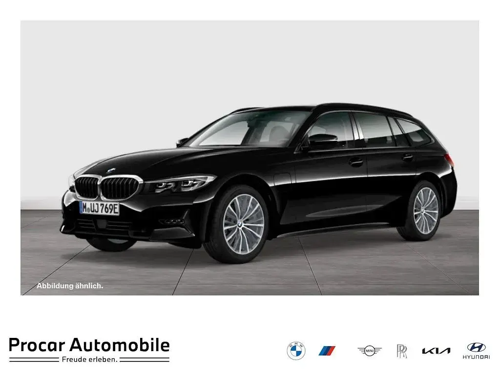 Gebraucht BMW 330e Sport Line 292 PS (214 kW) 2021 Kombi