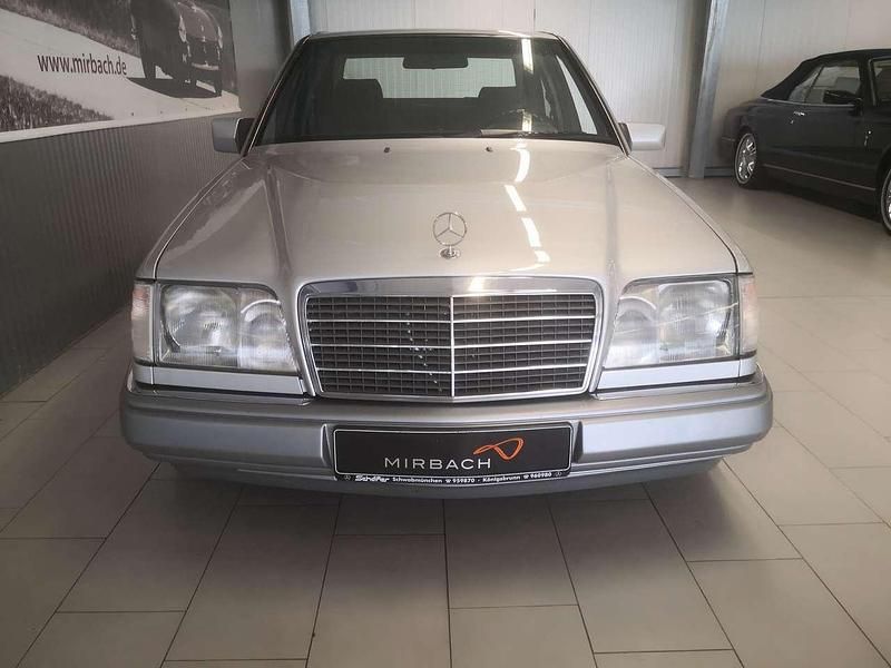 Gebraucht Mercedes E420 279 PS (205 kW) 1994 Silber Limousine