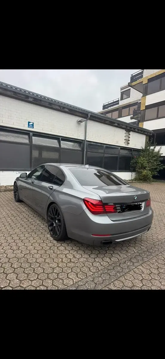 Gebraucht BMW 740 313 PS (230 kW) 2013 Grau Limousine