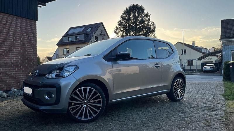 Gebraucht VW up! high up! 90 PS (66 kW) 2017 Silber Kleinwagen
