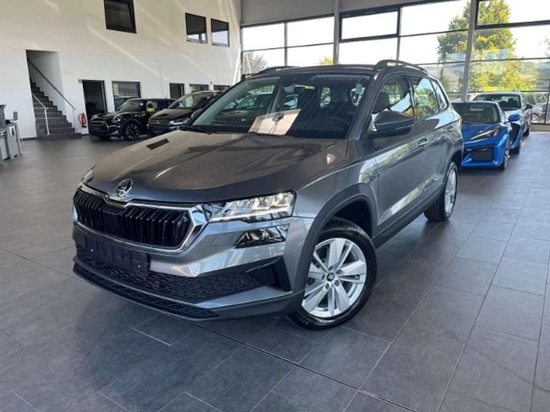 Grau Gebraucht 2025 Skoda Karoq Selection SUV | 31.970 € (Guter Preis) - Bild 1/4