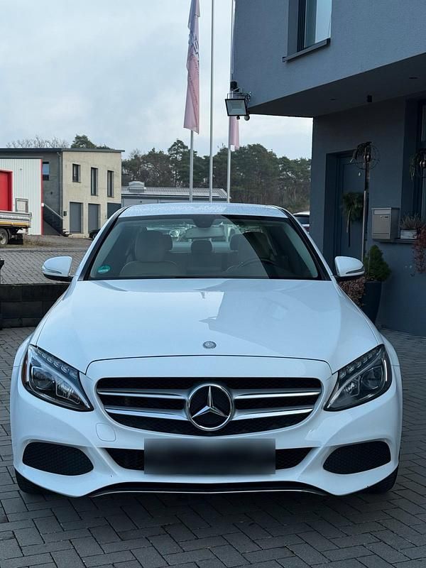 Gebraucht Mercedes C300 220 PS (161 kW) 2014 Weiß Limousine