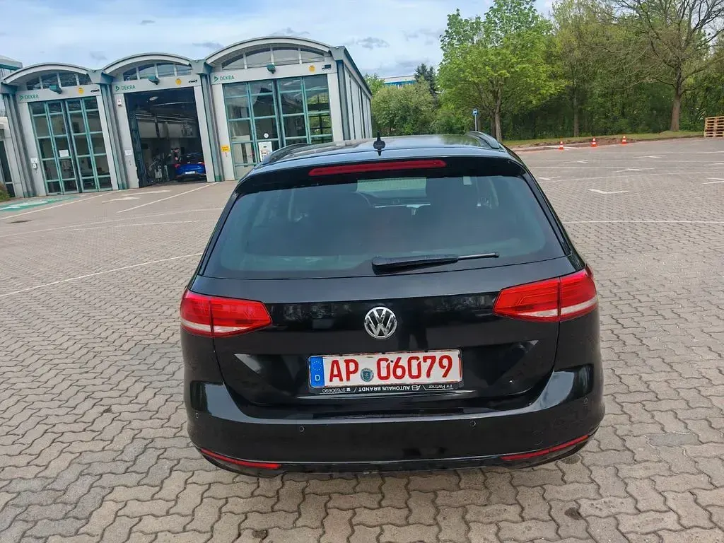 Gebraucht VW Passat 150 PS (110 kW) 2019 Schwarz Kombi