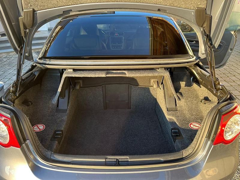 Gebraucht VW Eos 150 PS (110 kW) 2010 Grau Cabrio