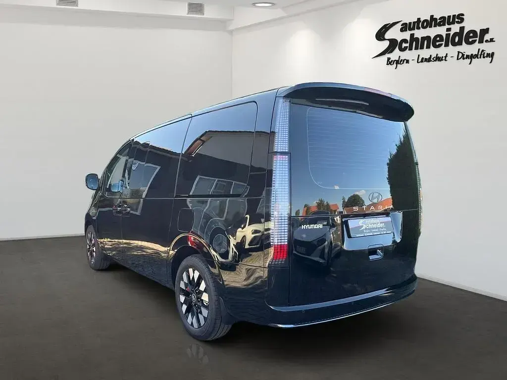 Neu Hyundai Staria Signature 224 PS (164 kW) 2026 Abyss black Van / Kleinbus