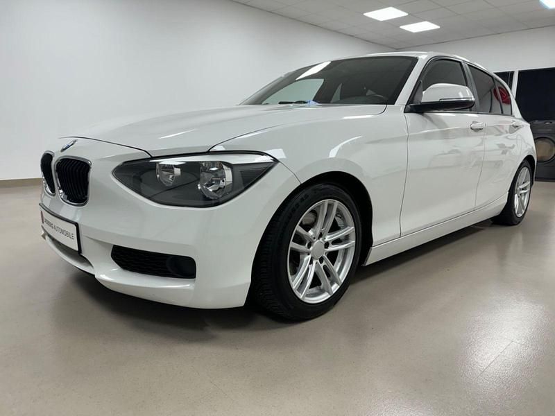 Weiß Gebraucht 2012 BMW 118 Advantage Kleinwagen | 9.890 € (Teuer) - Bild 1/3