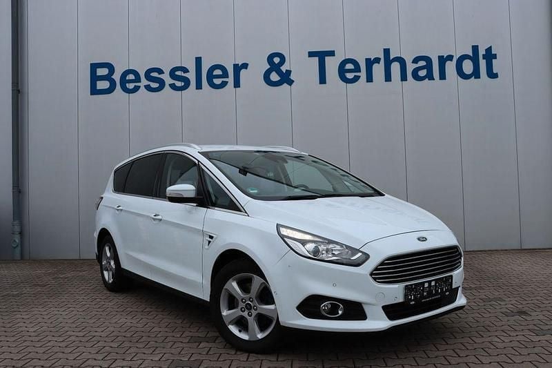 Gebraucht Ford S-MAX Titanium 150 PS (110 kW) 2017 Weiß Van / Kleinbus
