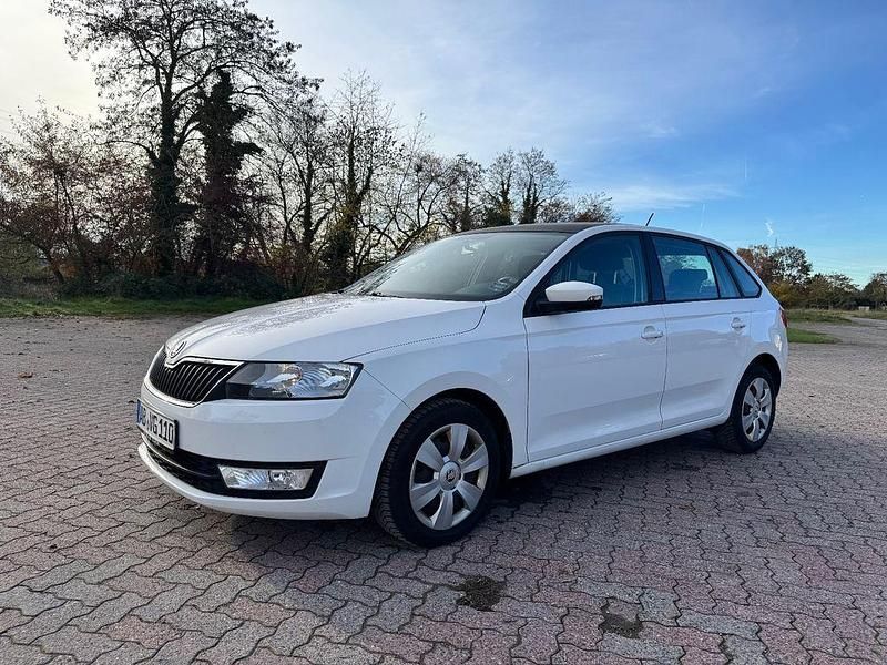 Weiß Gebraucht 2017 Skoda Rapid Ambition Limousine | 5.500 € (Superpreis) - Bild 1/4