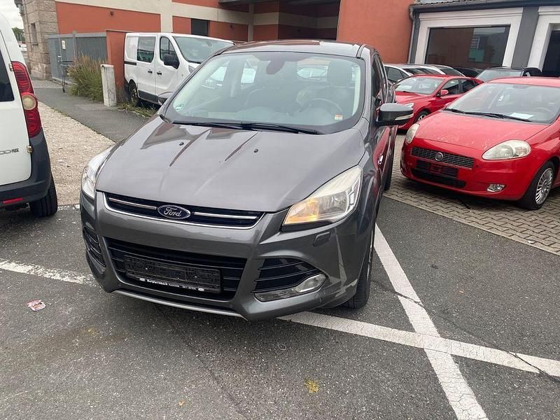 Grau Gebraucht 2014 Ford Kuga Titanium SUV | 7.300 € (Teuer) - Bild 1/4