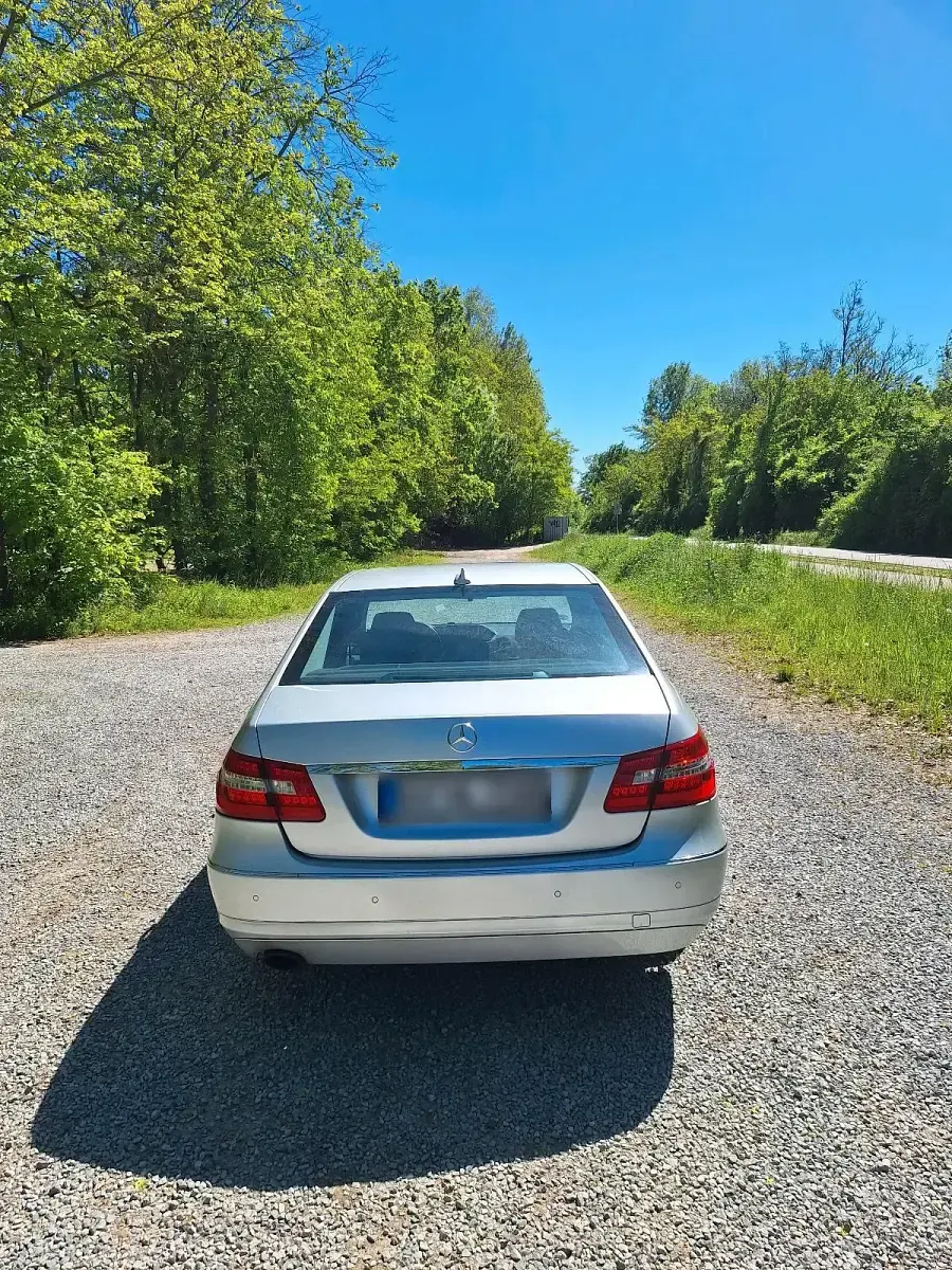 Usata Mercedes E200 184 CV (135 kW) 2010 Grigio Berlina
