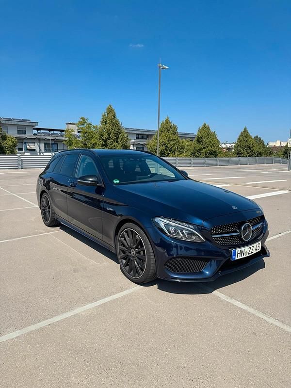 Blau Gebraucht 2017 Mercedes C43 AMG AMG Kombi | 31.500 € (Etwas zu teuer) - Bild 1/4