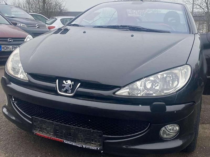 Gebraucht Peugeot 206 CC Platinum 136 PS (100 kW) 2004 Farbe schwarz obsidien/metalli Cabrio