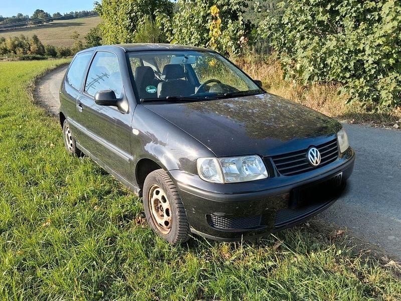 Schwarz Gebraucht 2001 VW Polo Limousine | 875 € (Fairer Preis) - Bild 1/4