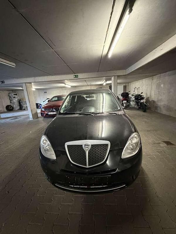 Gebraucht Lancia Ypsilon 60 PS (44 kW) 2008 Schwarz Kleinwagen